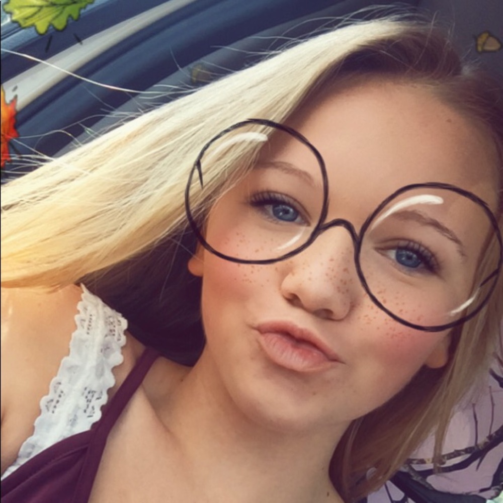 Meet your Posher, Lauren